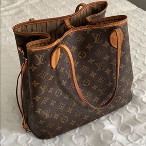 Louis Vuitton Neverfull MM Tote